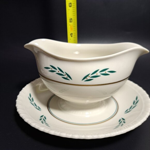 Hanover China Coronation Gravy Sauce Boat Attached Underplate Gold Accents - Picture 2 of 9